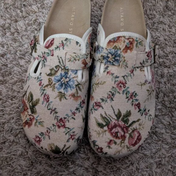 Altar'd State Platform Clog - Picture 2 of 2